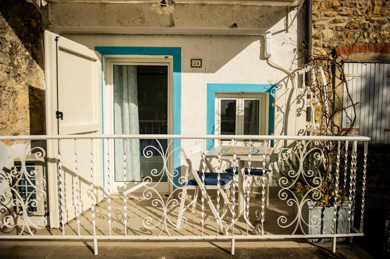 Апартаменты Borgo Antico - Il Nido Di Briciola Леричи Экстерьер фото
